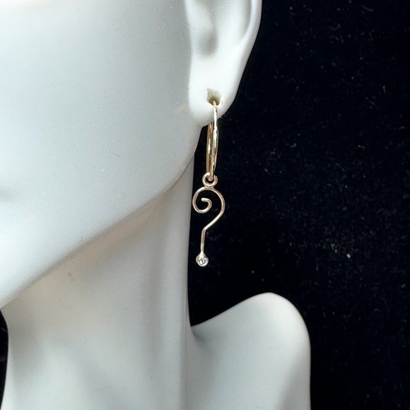 14KYG 0.015ct G/VS2 round brilliant diamond "Question Mark" Hoop earrings 1 1/4" - Picture 1 of 9
